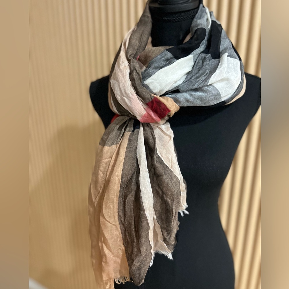 Burberry authentic cotton luxurious scarf 🔥 - Picture 3 of 16